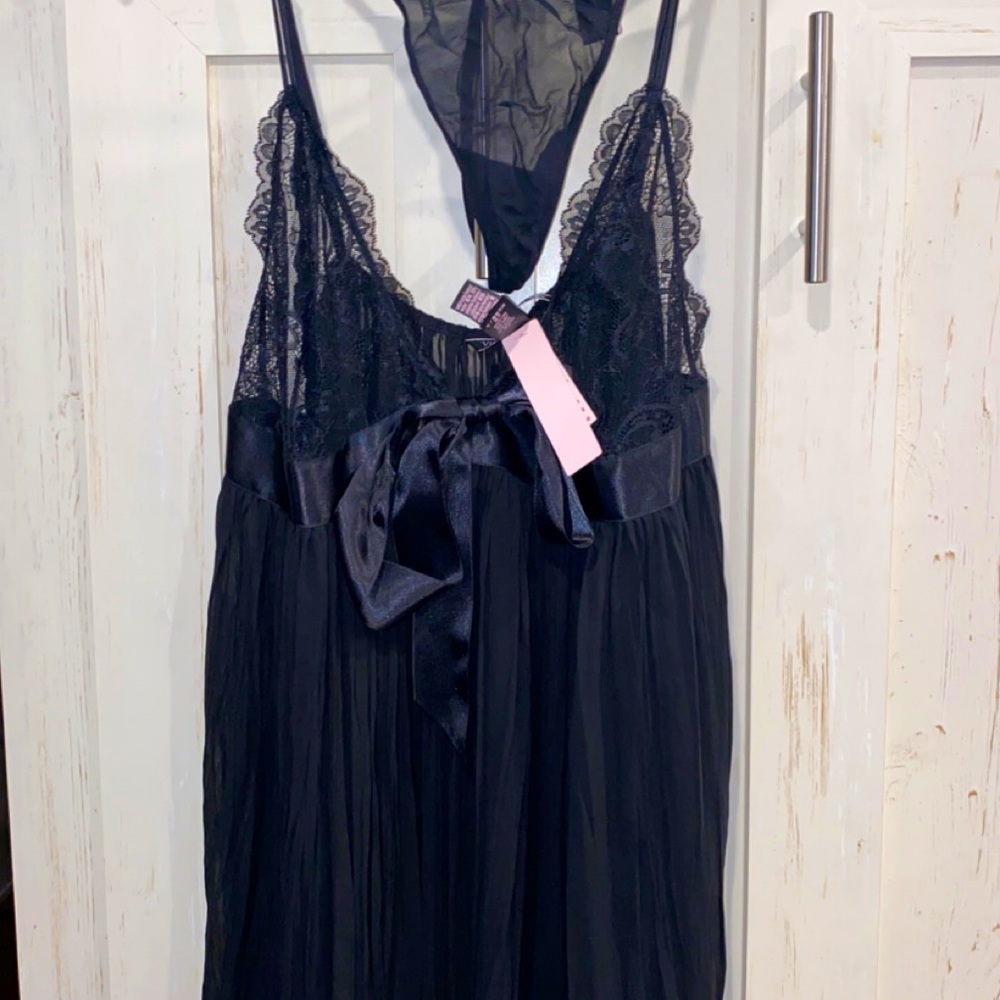 Brand New Victoria Secret lingerie set Size XL. Tags ON!